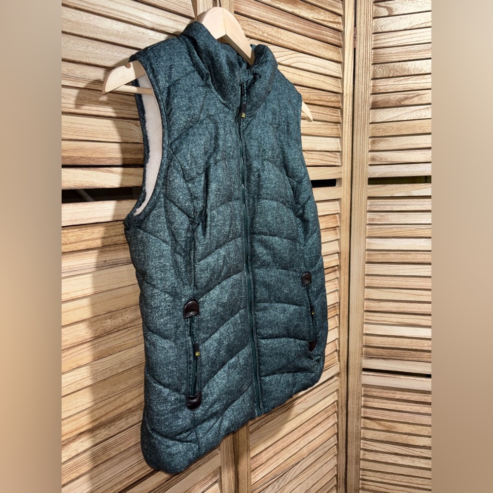 GreenTea Quilted Puffer Vest – Size Small Forest Green - Picture 2 of 7